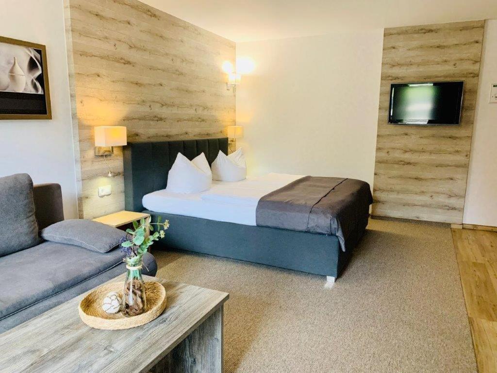 Double Room,1377371615:JPEG